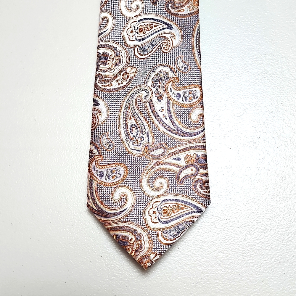 Jon Randall Silk Tie. Tan and blue Paisely design.